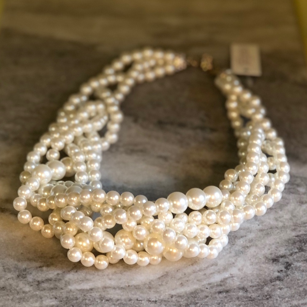 lia sophia NWT “Twisted” faux pearl necklace -rare